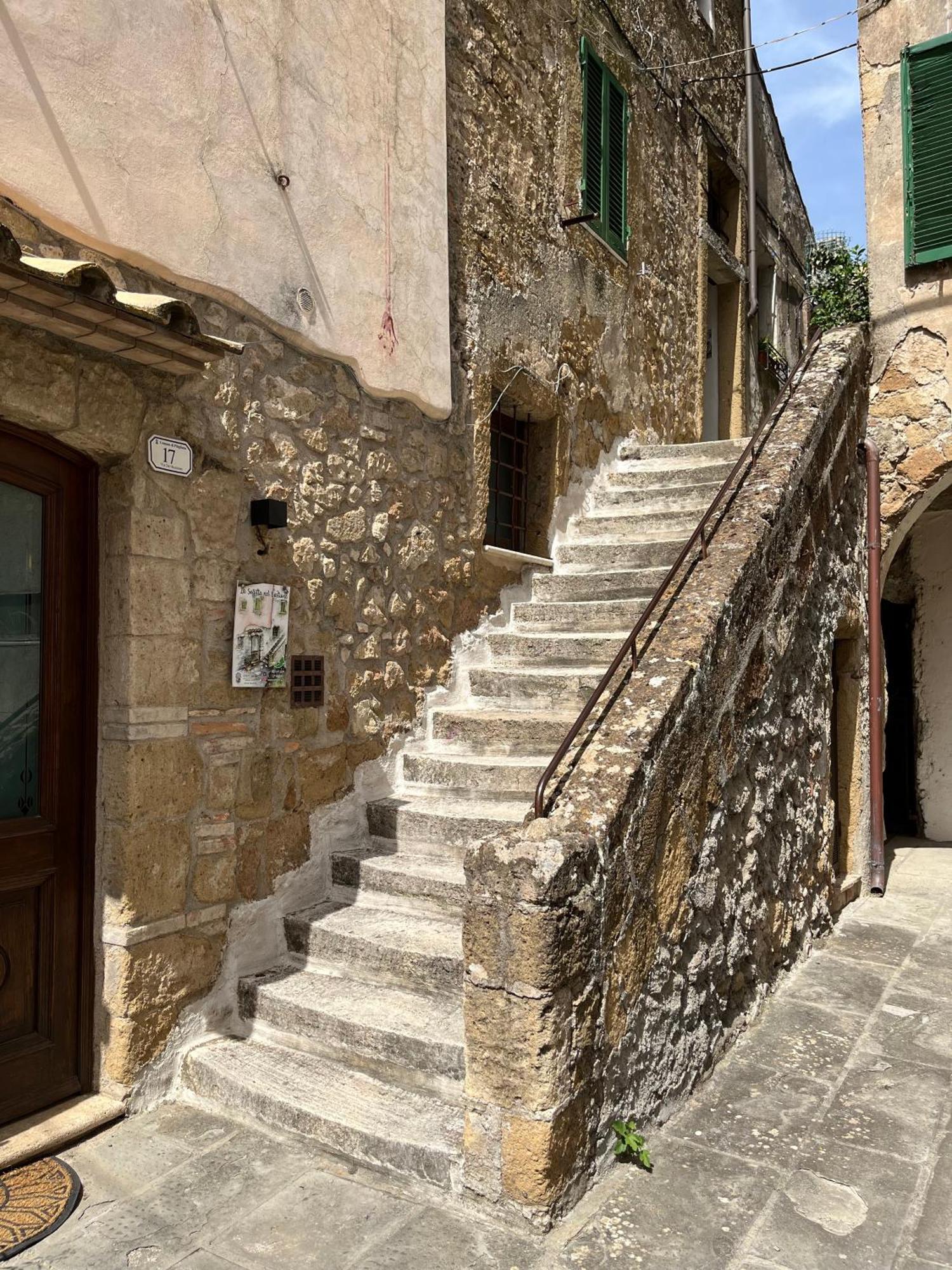 La Soffitta Nel Bastione Apartment Pitigliano Luaran gambar